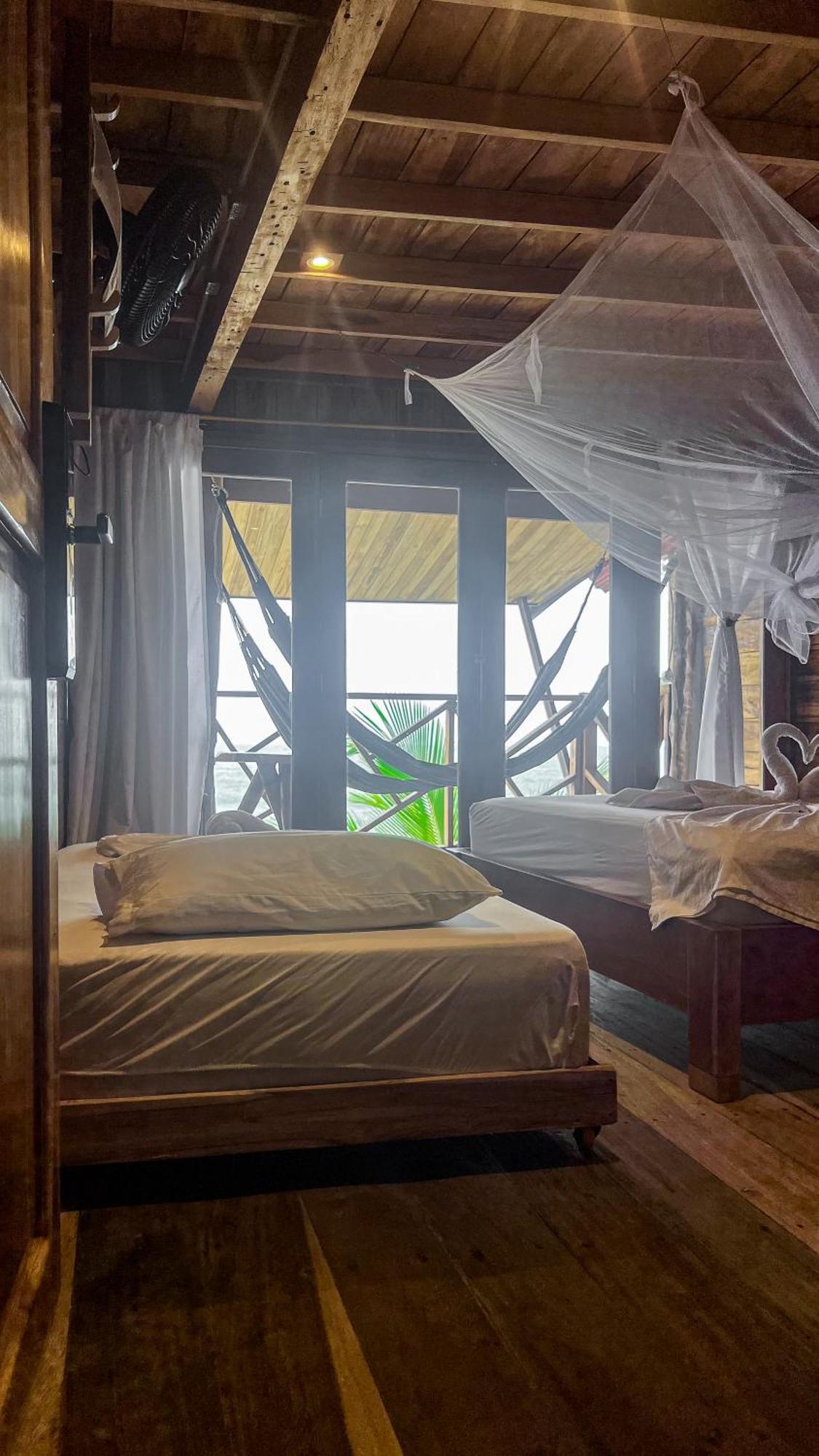 Hostal Mocambo Beach Guachaca Exterior photo