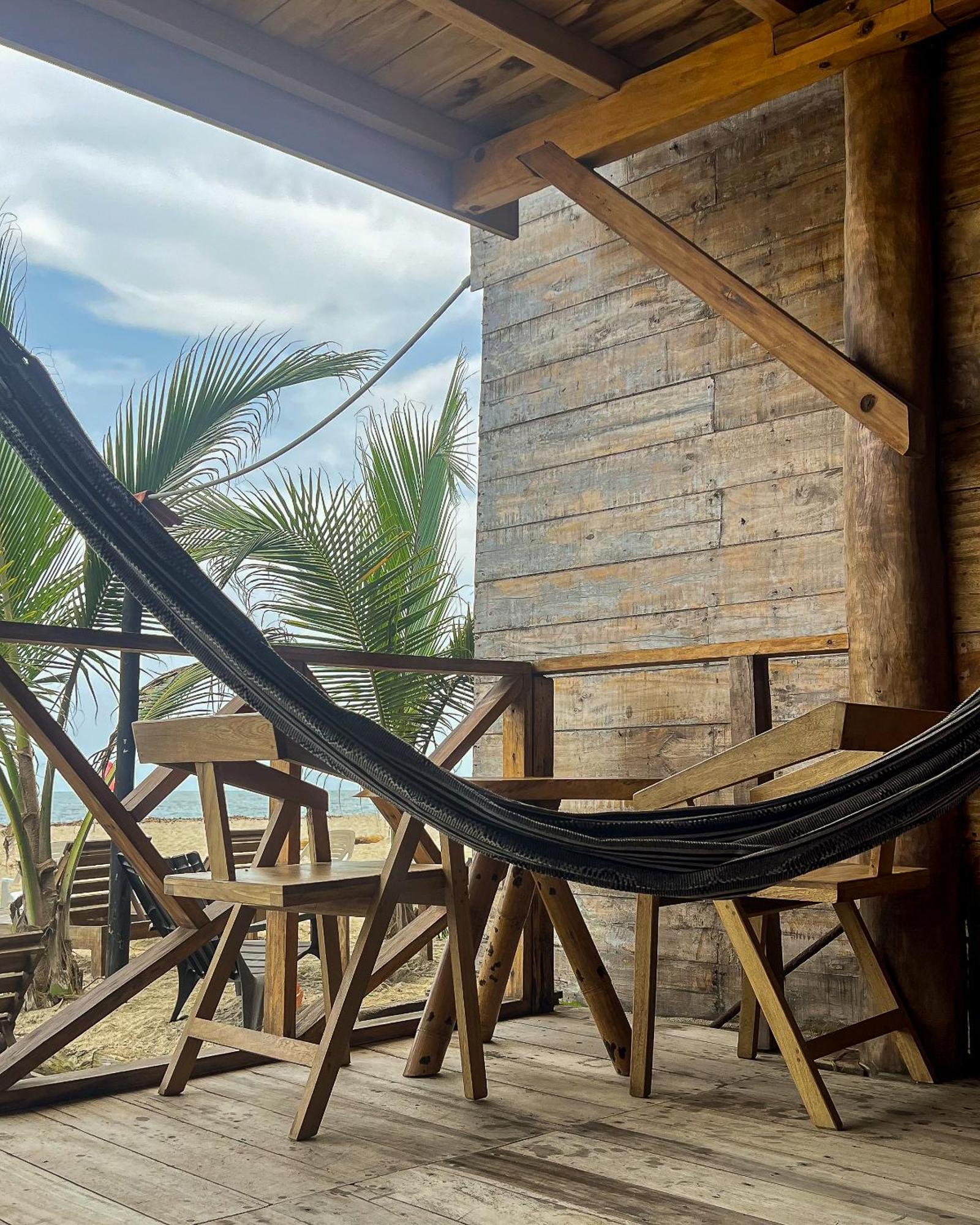 Hostal Mocambo Beach Guachaca Exterior photo